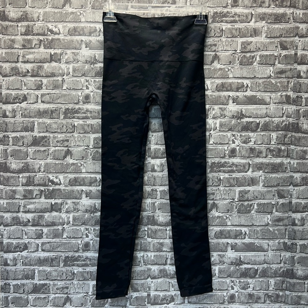 SPANX - Picture 1 of 7
